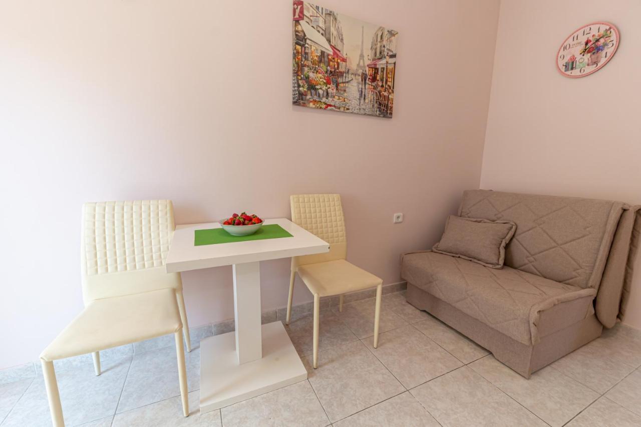 Apartments Vjera Petrovac Εξωτερικό φωτογραφία